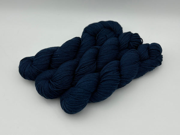 Worsted ‘Falklander’  Navy  200m