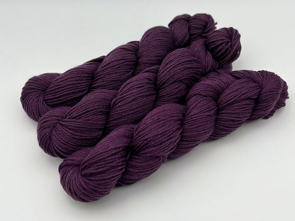 DK ‘Cosy Colours’ Aubergine 100g (245m)